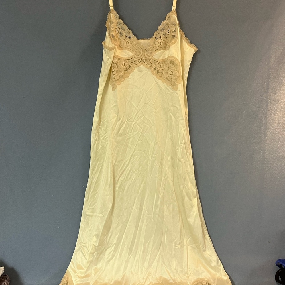Vanity Fair Cream Satin Lace Slip